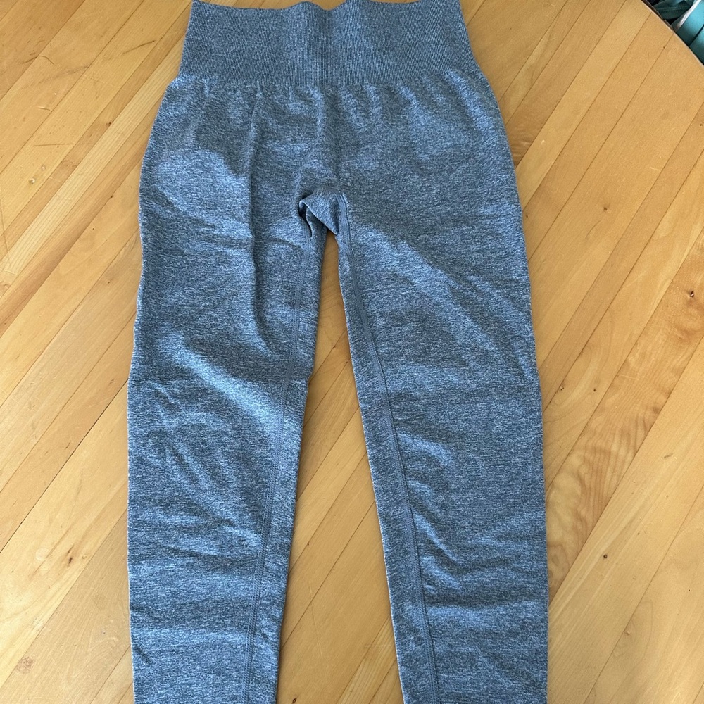 NVGTN scrunch leggings